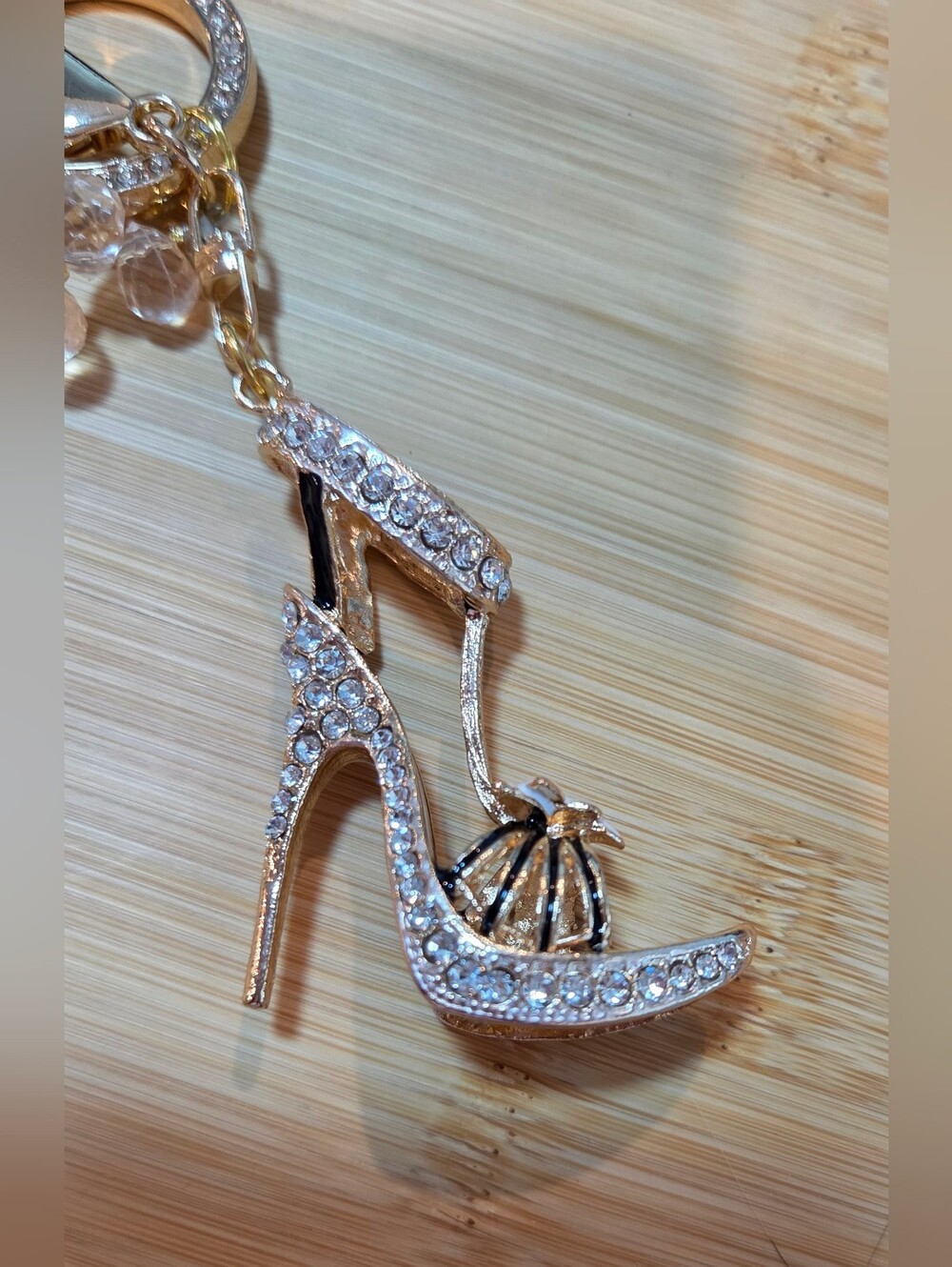 Sparkly Crystal Encrusted High Heel Keychain - With Beautiful Wristlet! - Picture 12 of 16